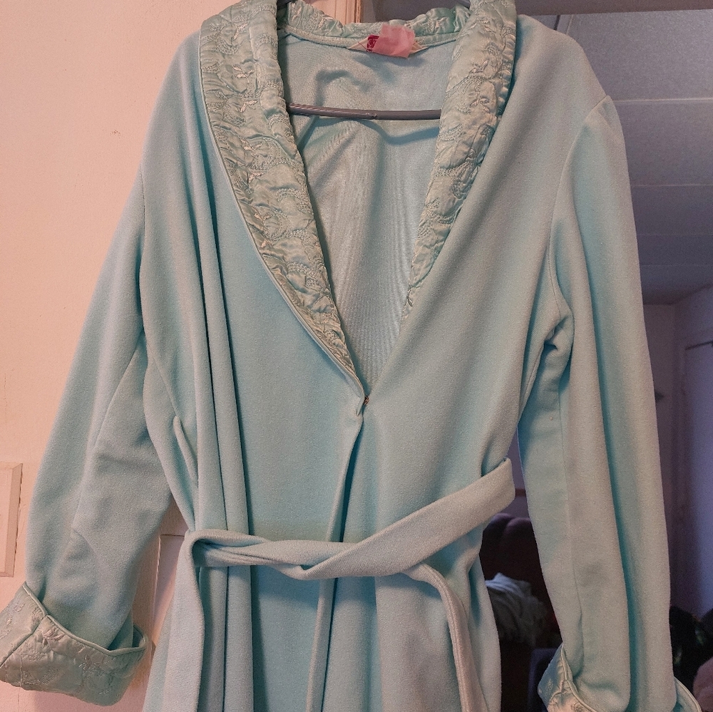 Evelyn Pearson Vintage Robe Large